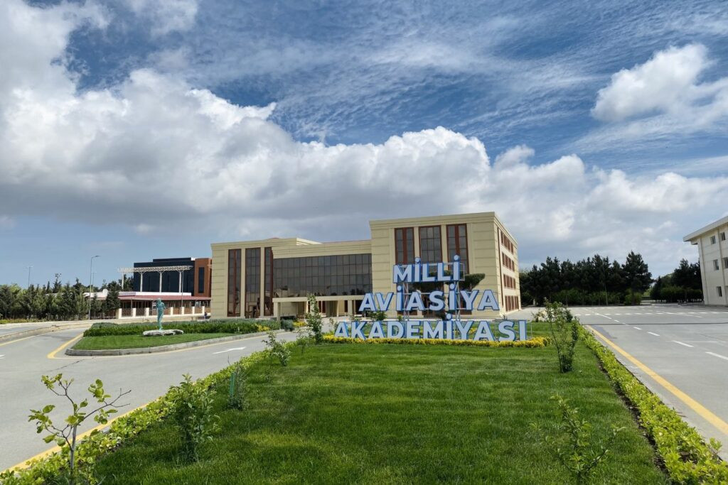 Milli Aviasiya Akademiyasının bir qrup əməkdaşı təltif edilib